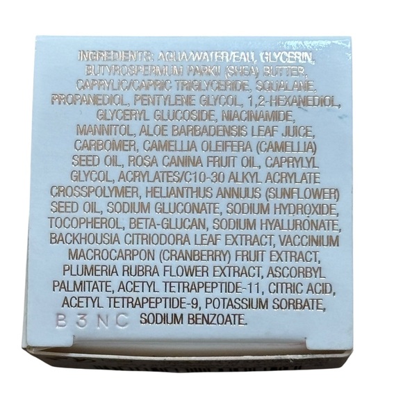 Charlotte Tilbury Magic Water Cream Gel Moisturizer Mini 7ml - Picture 3 of 7